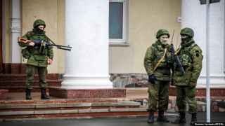 «Зеленые человечки» пришли в Крым непрошеными и никак не уходят